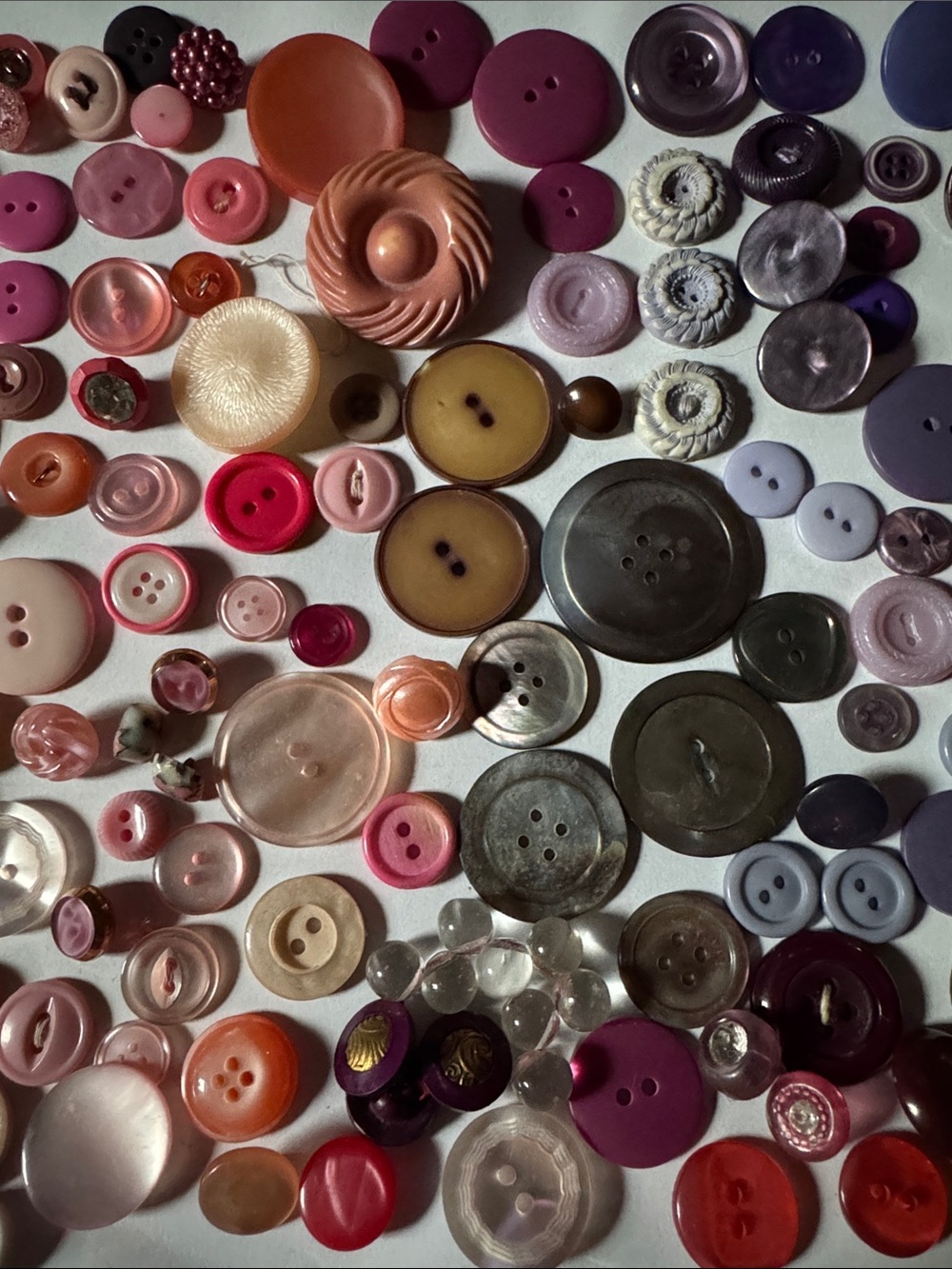 Button Lot- Pink, Purple, & Reds - Picture 5 of 15